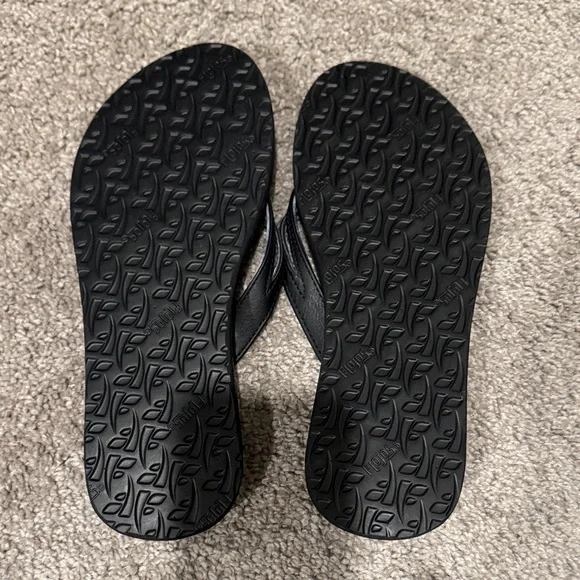 Flojos Classic Black Sandals - Picture 2 of 4